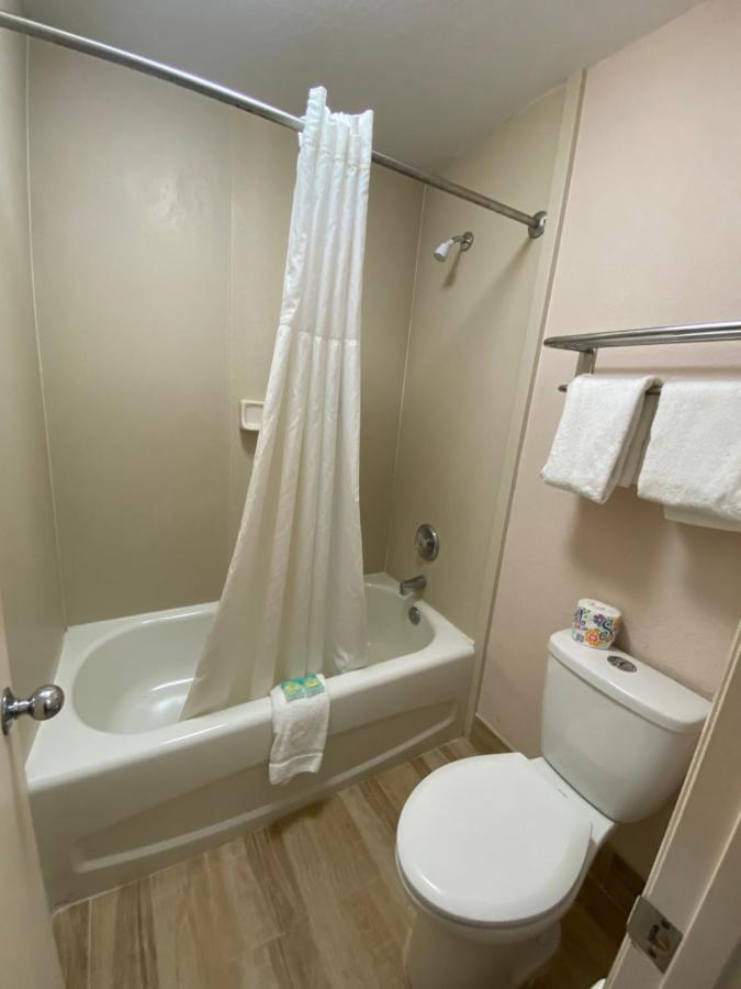 Regency Inn Fern Park Buitenkant foto